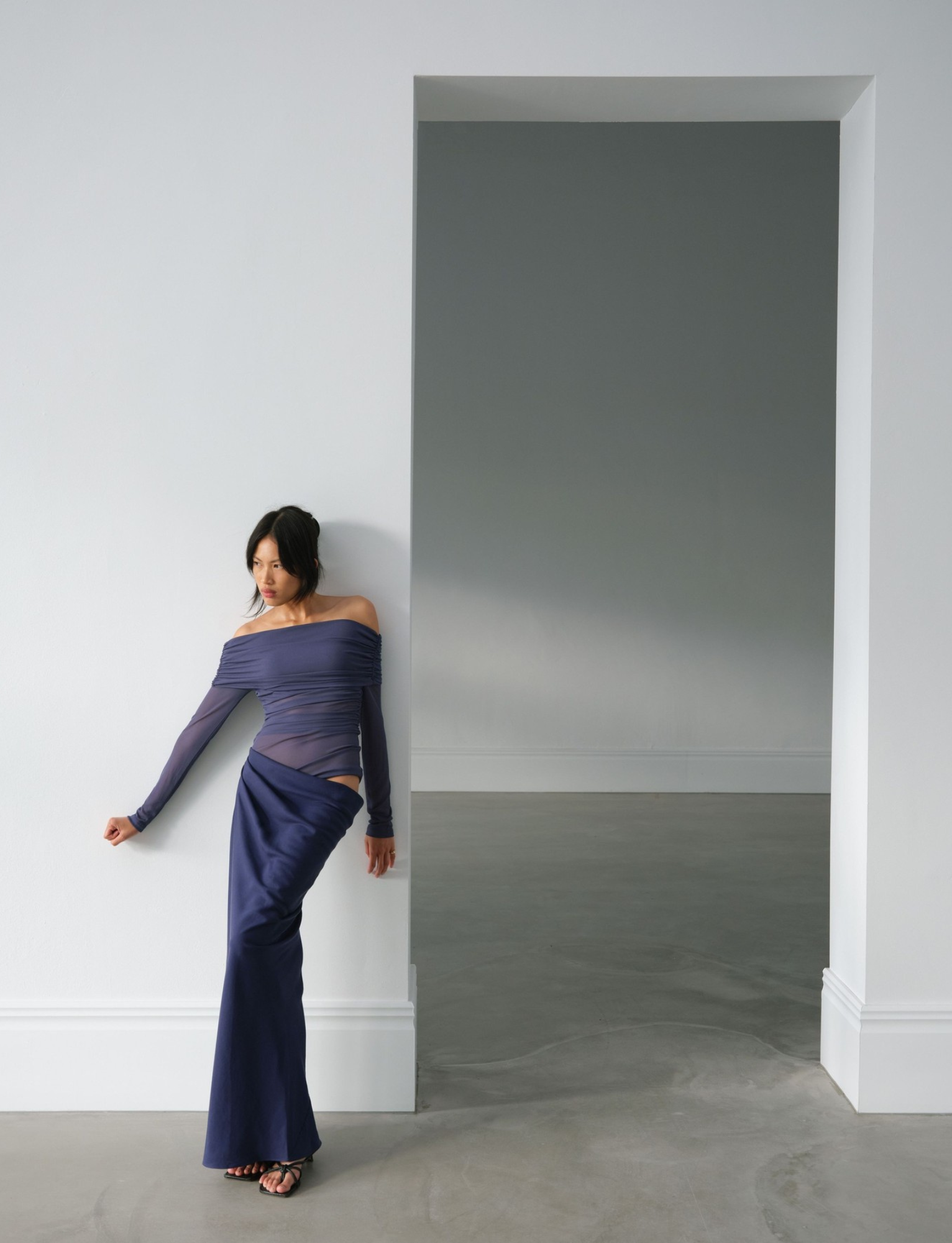 Yasmin Maxi | Navy image 3