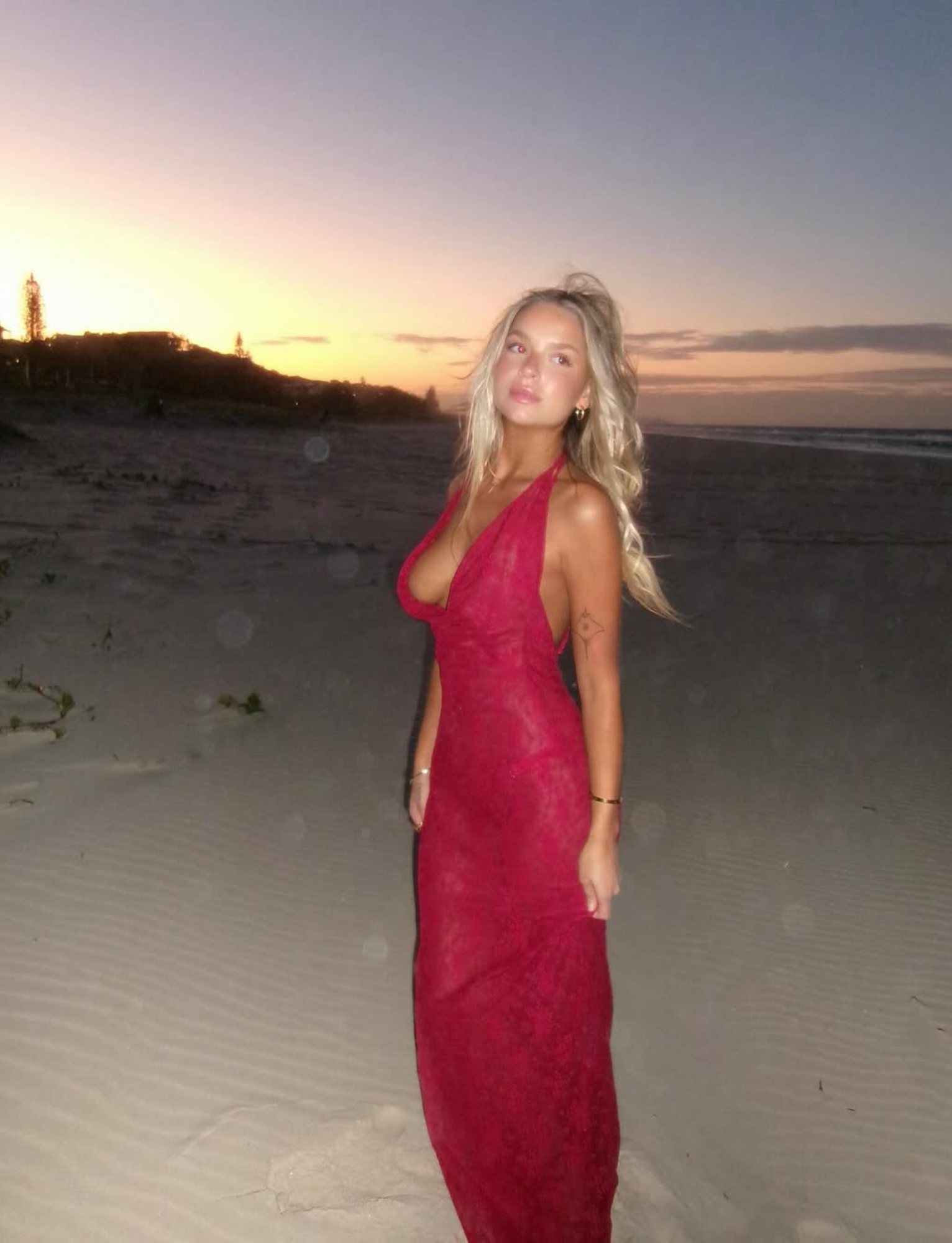 Champagne Coastline Maxi | Red image 0