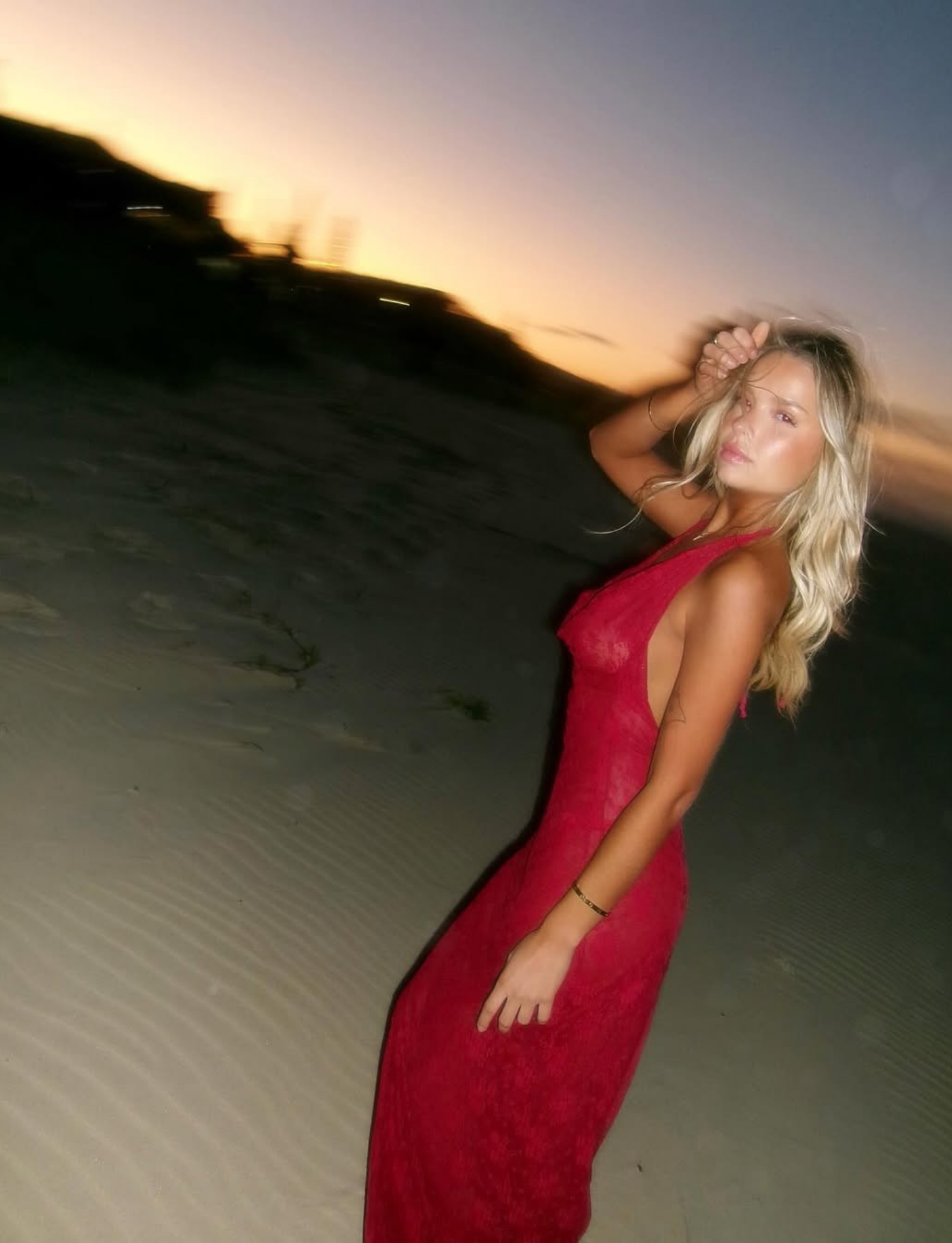 Champagne Coastline Maxi | Red image 2